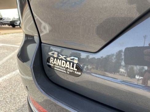 Used 2022 Jeep Grand Cherokee Limited image 57