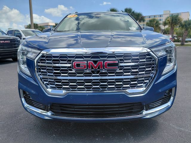 Used 2024 GMC Terrain Denali w/ Denali Premium Package AWD/4WD image 10