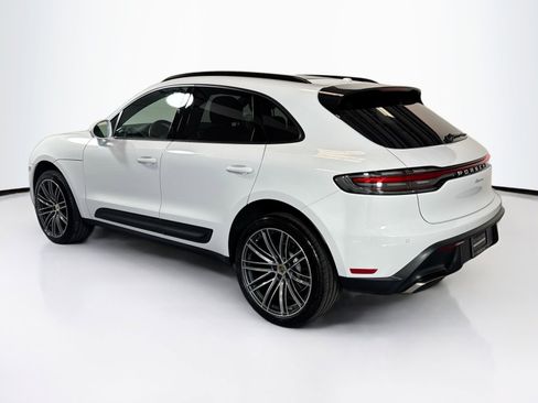 Used 2025 Porsche Macan image 3