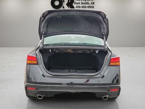Used 2024 Nissan Altima 2.5 SR w/ SR Premium Package FWD image 8