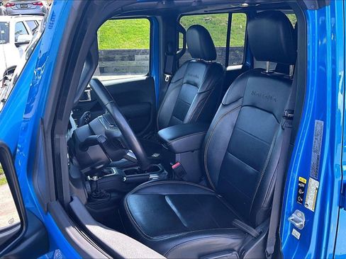 Used 2023 Jeep Wrangler Unlimited Sahara w/ Cold Weather Group AWD/4WD image 17
