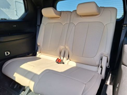 Used 2025 Jeep Grand Cherokee L Limited w/ Luxury Tech Group II RWD image 13