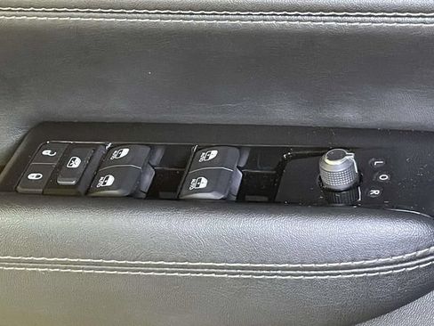 Used 2022 Jeep Wagoneer Series I w/ Premium Group I AWD/4WD image 37