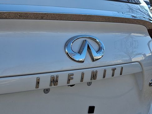 Certified 2025 INFINITI QX50 Luxe image 30