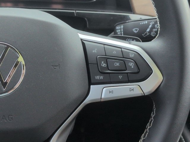 Used 2025 Volkswagen Atlas SE FWD image 29