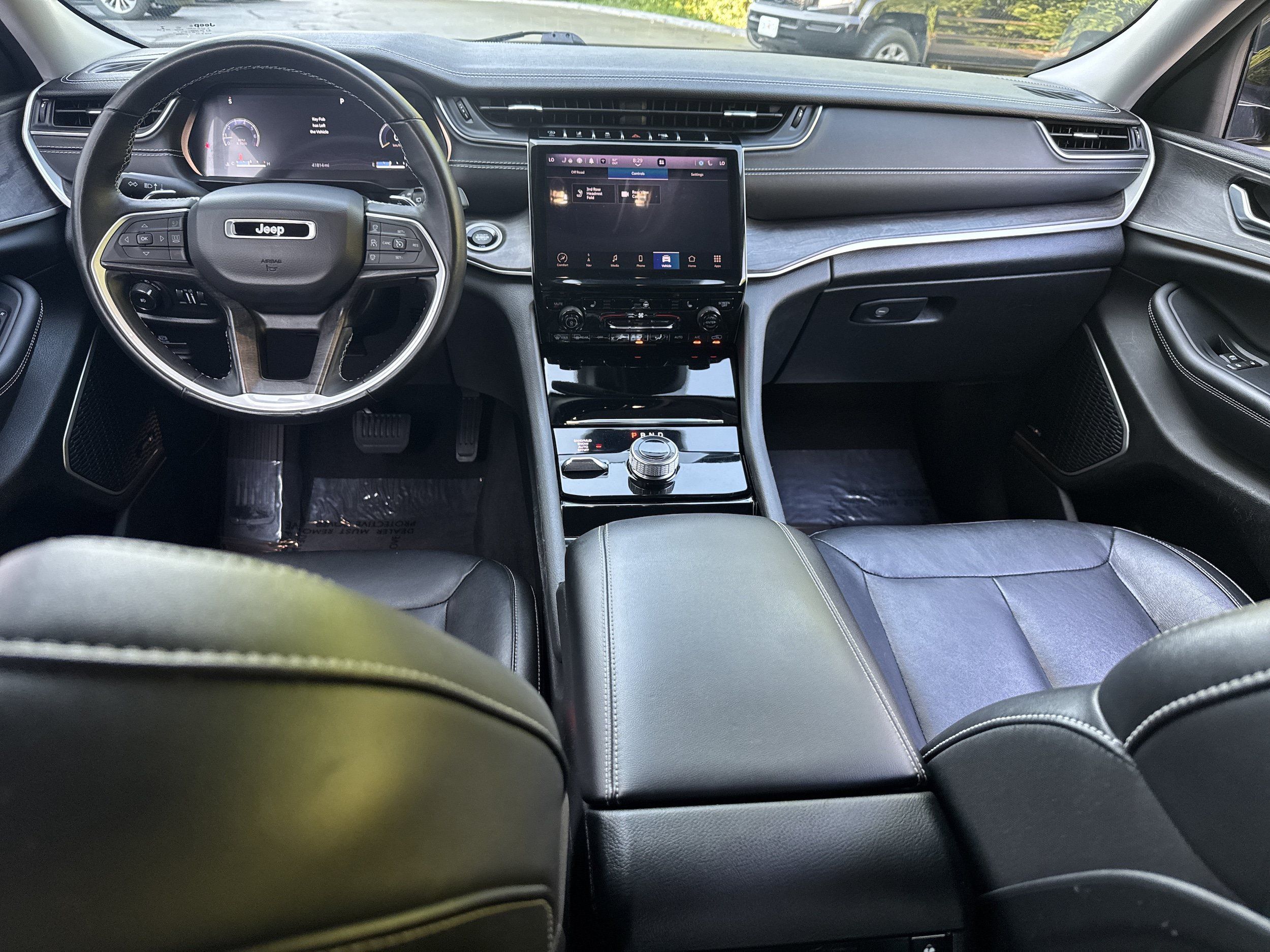 Used 2022 Jeep Grand Cherokee L Limited AWD/4WD image 19