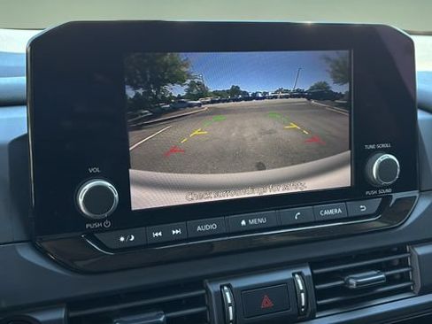 Used 2025 Nissan Pathfinder S FWD image 26