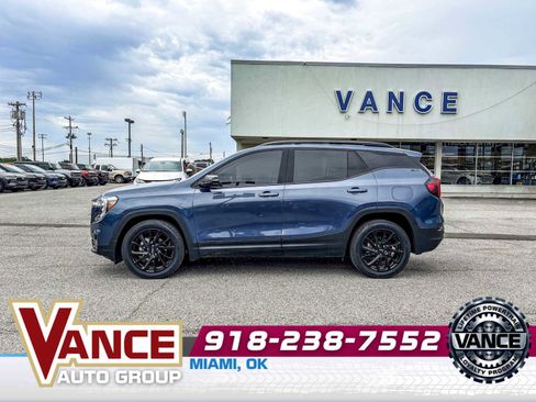 Used 2024 GMC Terrain SLT w/ Elevation Edition FWD image 4