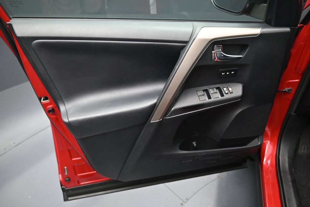 Used 2013 Toyota RAV4 Limited AWD/4WD image 11