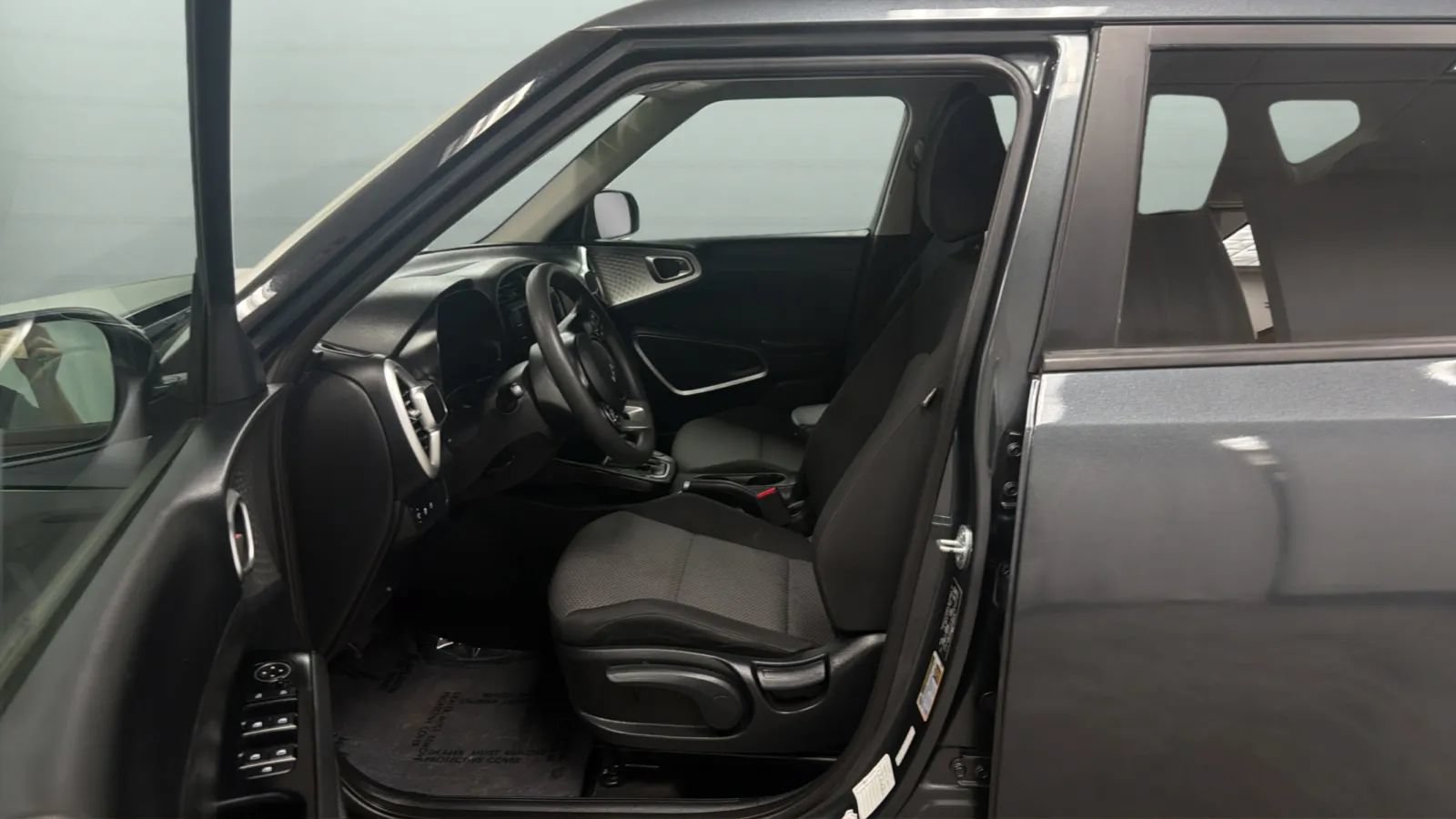 Used 2023 Kia Soul LX w/ Option Group 015 FWD image 20