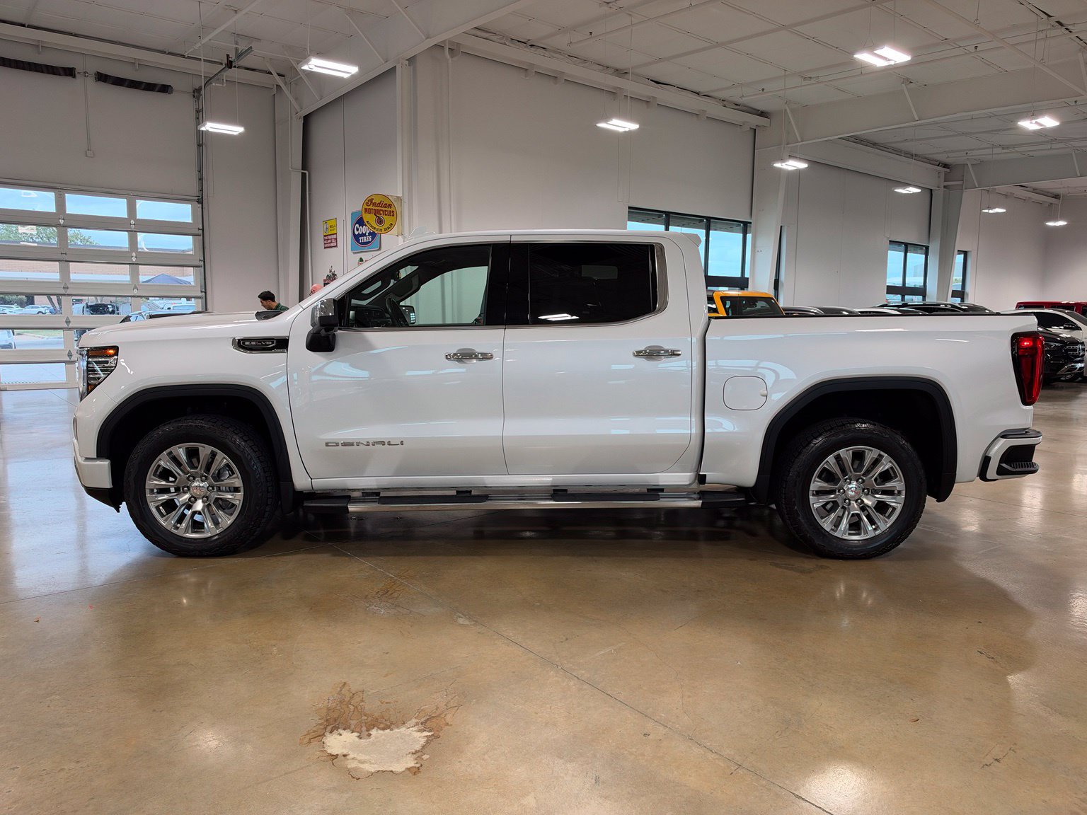 Used 2024 GMC Sierra 1500 Denali AWD/4WD image 4