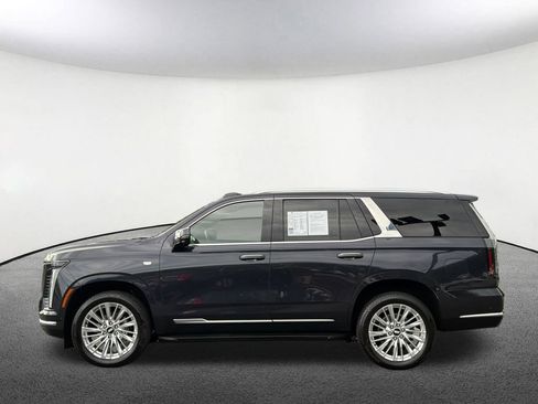 Certified 2025 Cadillac Escalade Premium Luxury AWD/4WD image 17