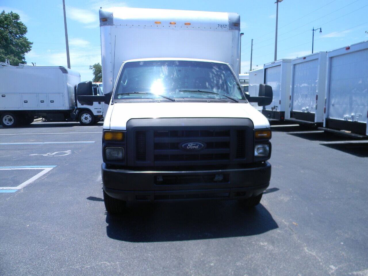 Used 2017 Ford E-350 and Econoline 350 Super Duty RWD image 3