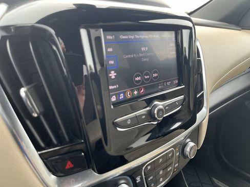 Used 2023 Chevrolet Traverse LS w/ Safety Package AWD/4WD image 18