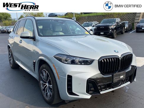 Used 2025 BMW X5 xDrive40i w/ M Sport Package AWD/4WD image 1