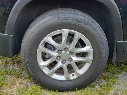 Used 2020 Chevrolet Traverse LS FWD image 5