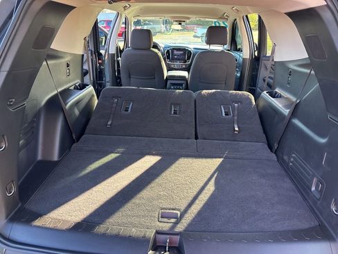 Used 2020 Chevrolet Traverse LT image 30