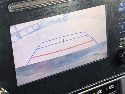 Used 2017 Toyota Corolla LE FWD image 11
