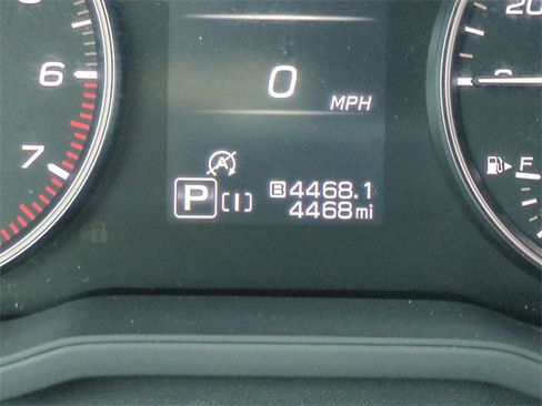 Used 2025 Subaru Forester Premium image 33