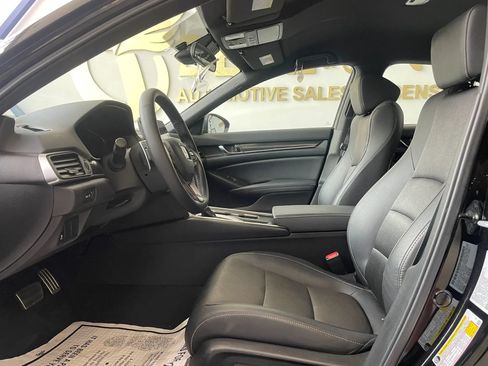 Used 2021 Honda Accord Sport image 9