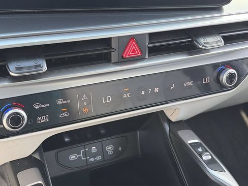 Certified 2024 Kia Sorento S w/ Panoramic Sunroof Package FWD image 26