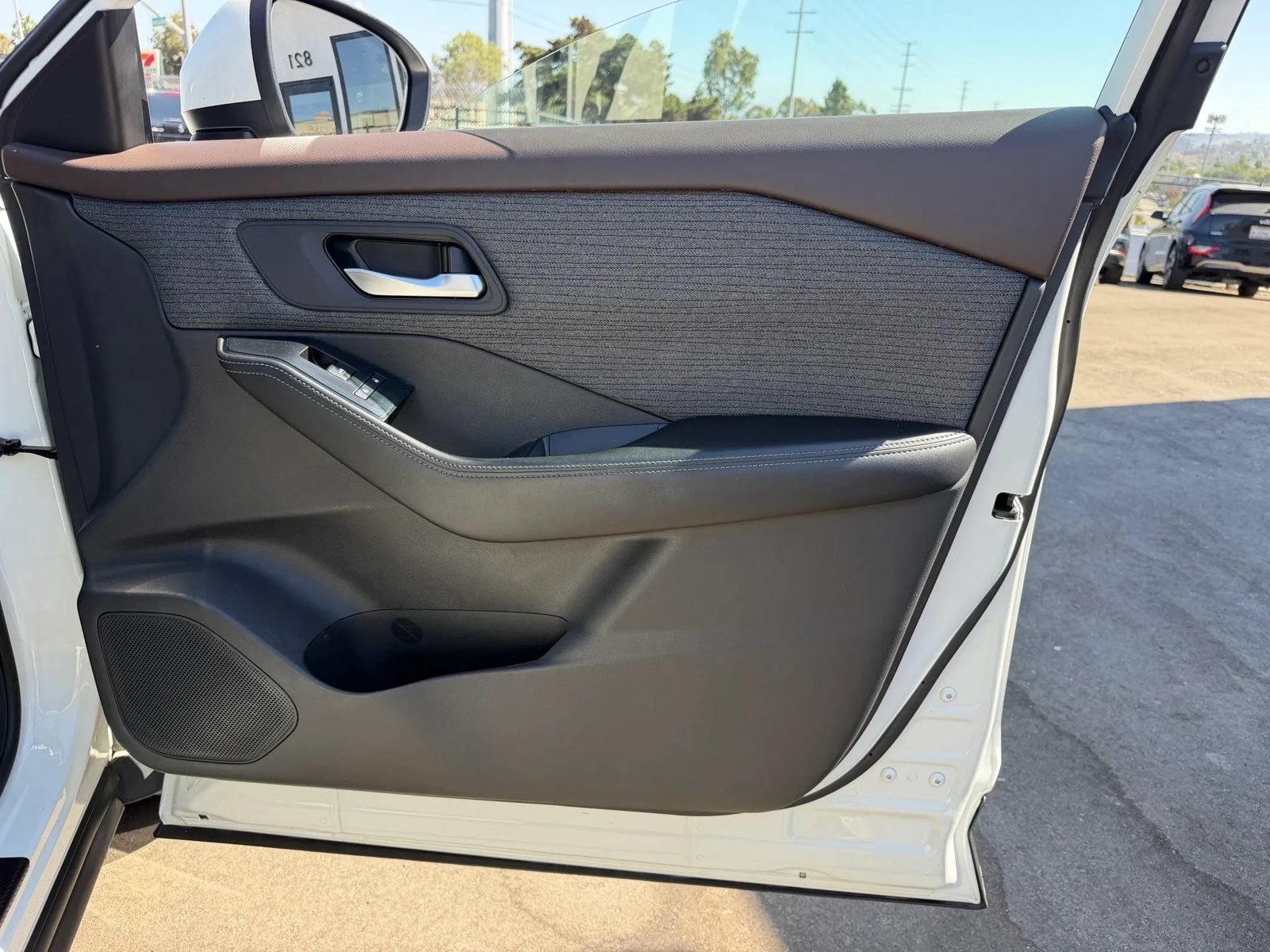 Used 2021 Nissan Rogue SV AWD/4WD image 23