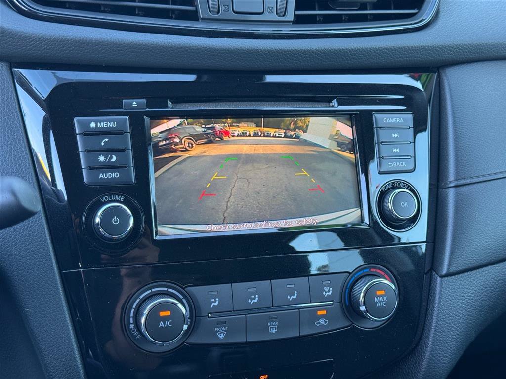 Used 2020 Nissan Rogue S FWD image 24