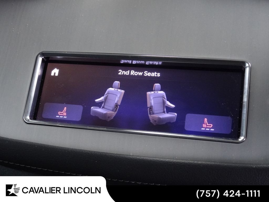 Used 2026 Lincoln Navigator L Premier AWD/4WD image 16