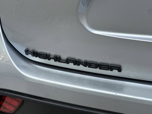 Used 2023 Toyota Highlander XSE image 29