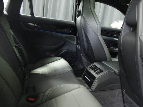 Used 2025 Porsche Panamera 4 image 41