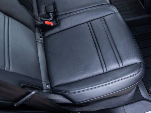 Certified 2021 Porsche Cayenne image 37