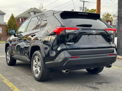 Used 2022 Toyota RAV4 XLE image 14
