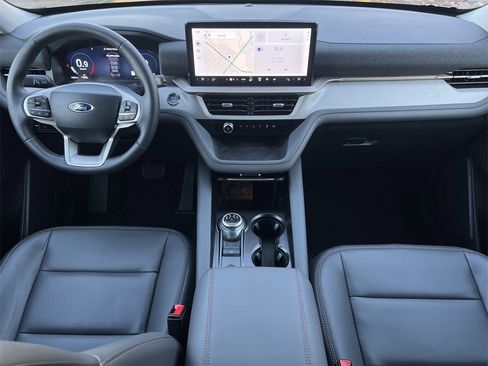 New 2025 Ford Explorer Active w/ Active Comfort Package image 2