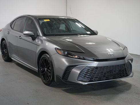 Certified 2026 Toyota Camry SE image 3