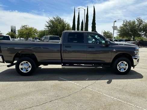 New 2026 RAM 2500 Tradesman AWD/4WD image 9