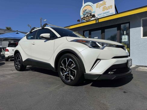 Used 2019 Toyota C-HR XLE image 3