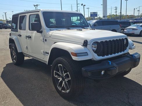 Used 2024 Jeep Wrangler Sport S image 8