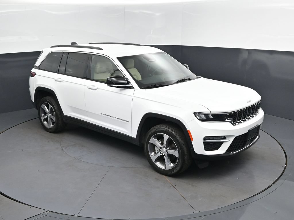 Used 2025 Jeep Grand Cherokee Limited RWD image 36