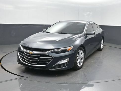 Used 2020 Chevrolet Malibu LT FWD image 2