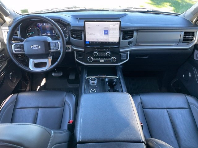 Used 2024 Ford Expedition XLT AWD/4WD image 12