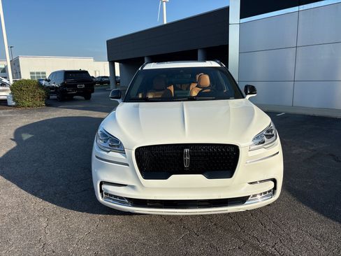 Certified 2024 Lincoln Aviator Black Label w/ Jet Package AWD/4WD image 2