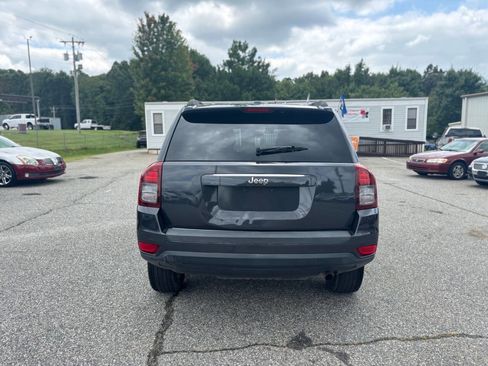 Used 2014 Jeep Compass Latitude image 8