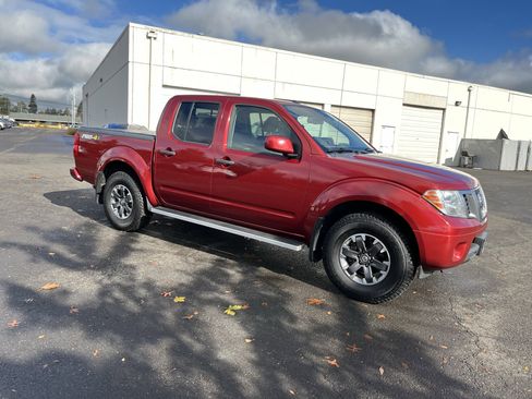 Used 2019 Nissan Frontier PRO-4X image 7