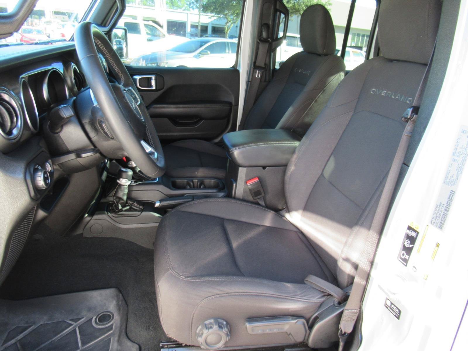 Used 2023 Jeep Gladiator Overland AWD/4WD image 18