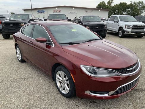 Used 2016 Chrysler 200 Limited w/ Anniversary Edition FWD image 2