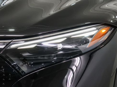 Used 2023 Mercedes-Benz EQS 580 4MATIC SUV image 7