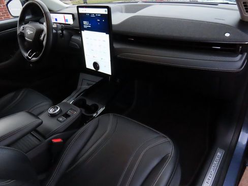 Used 2021 Ford Mustang Mach-E Premium image 12