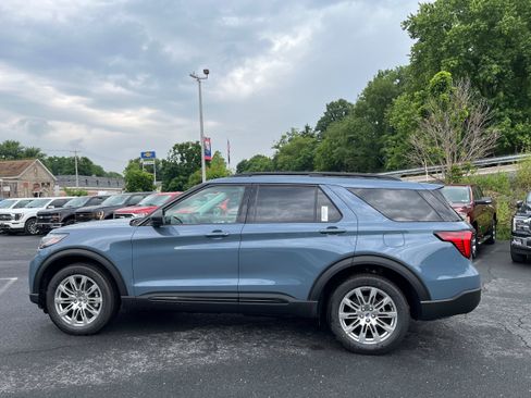 New 2026 Ford Explorer Active w/ Active Comfort Package AWD/4WD image 7