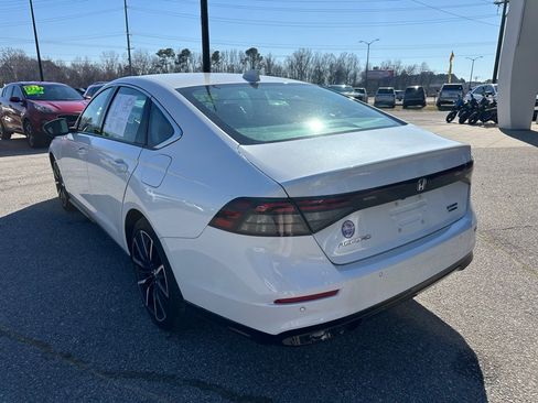 Used 2024 Honda Accord Touring image 3