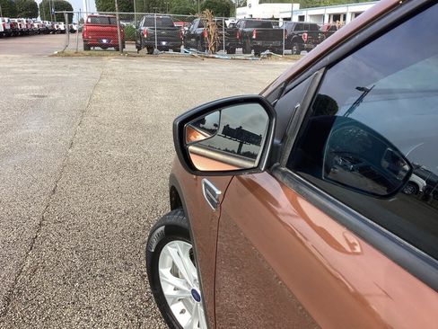 Used 2017 Ford Escape S image 22